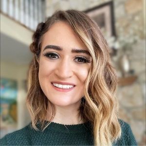 Meet your Posher, Alyssa